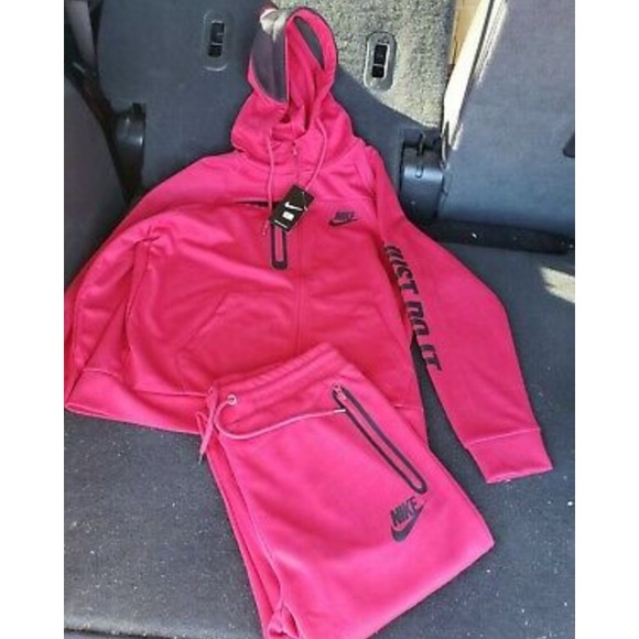 Mens Nike Jumpsuit (Large) Mens Nike Jumpsuit (Large)